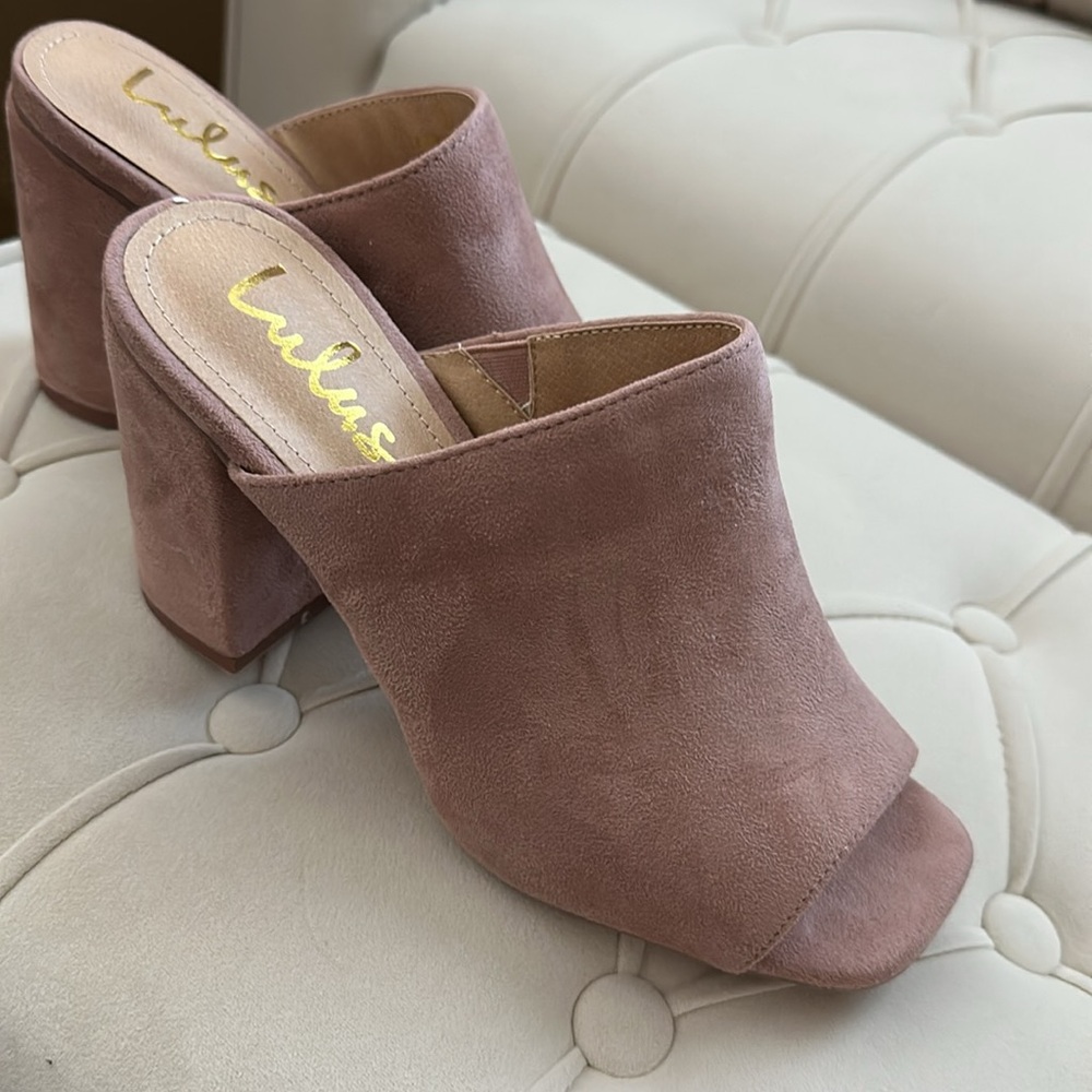 Raelynn Mauve Suede Peep-Toe Mules